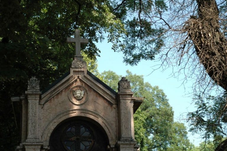 Bellu Cemetery – A cultural treasure trove